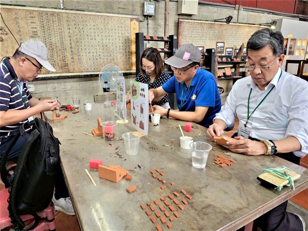 深化七大職群教學交流 新北未來職探跨縣市合作 11 《圖說》職探中心團隊至屏東縣東新國中進行實作課程體驗。〈教育局提供〉