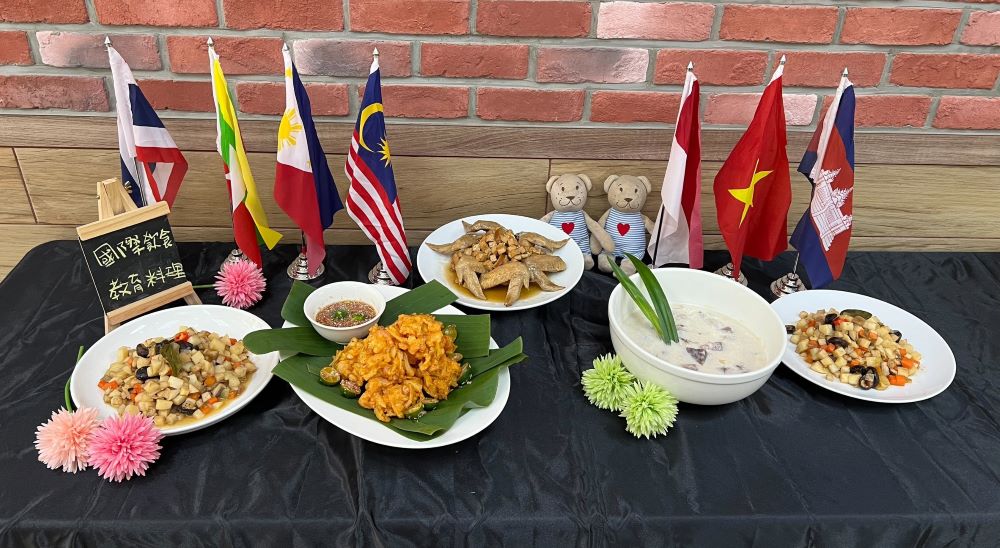 國際料理入菜 新北校園午餐食育升級 3 《圖說》初階班主廚示範料理,色香味俱全。〈教育局提供〉