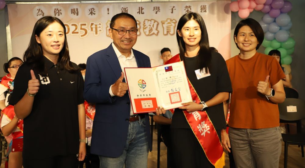 《圖說》輔仁大學許樂同學已兩度榮獲得總統教育獎，雖然先天雙耳重度聽損，卻在田徑跨欄項目。〈教育局提供〉
