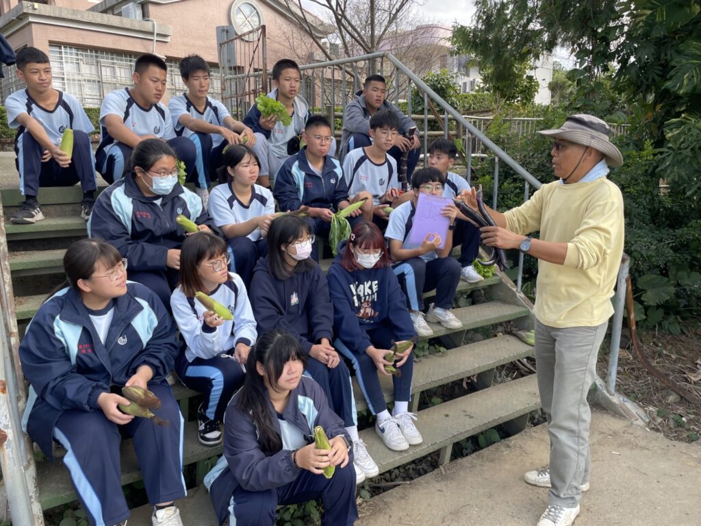 新社高中葉俊賢教師