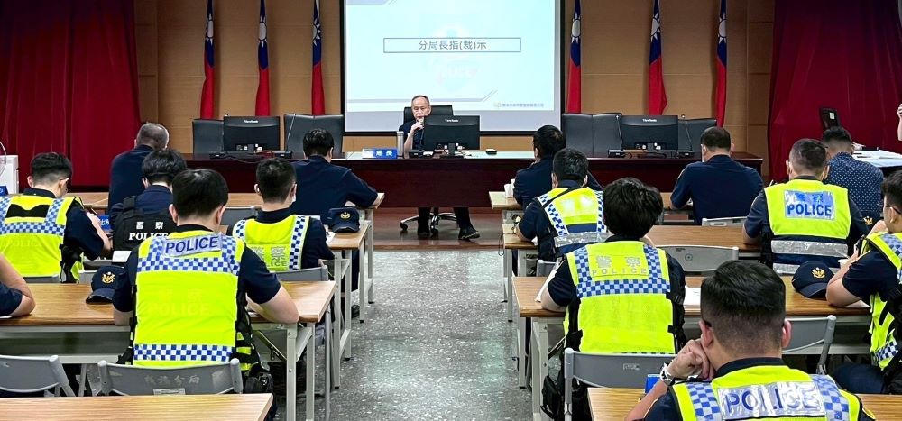 青春專案啟動 板橋警淨化環境護青少年 3 《圖說》板橋分局長林泰裕強調三大工作目標,打造少年「安心、安全」的暑假生活。〈板橋分局提供〉