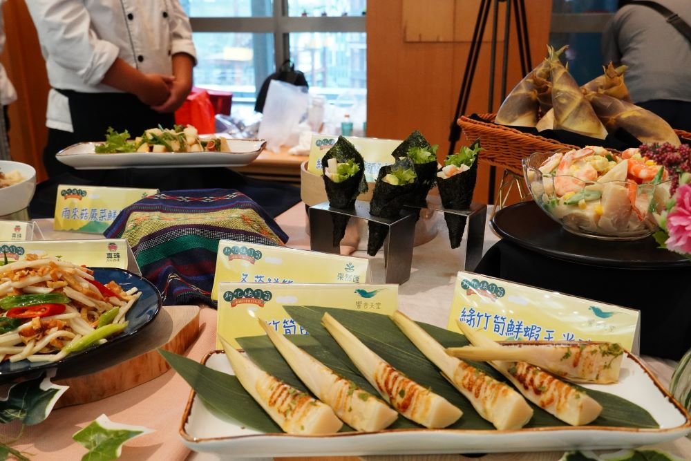 新北綠竹筍正當季 惜食餐廳推限定料理 2 《圖說》新北健康三寶綠竹筍與多家餐廳合作推出限定料理。〈農業局提供〉