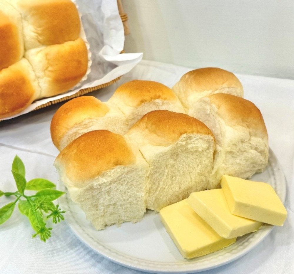 ▲全聯阪急原味奶油餐包採用19號奶油，口感香醇綿密、清爽不油膩！