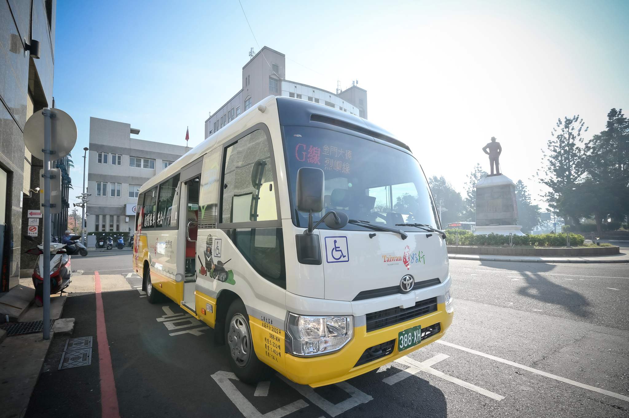 暑期自由行首選 台灣好行金門線7條主題路線 結合親子嘉年華「上山下海趣」玩翻金門 3 ▲台灣好行金門線觀光公車。