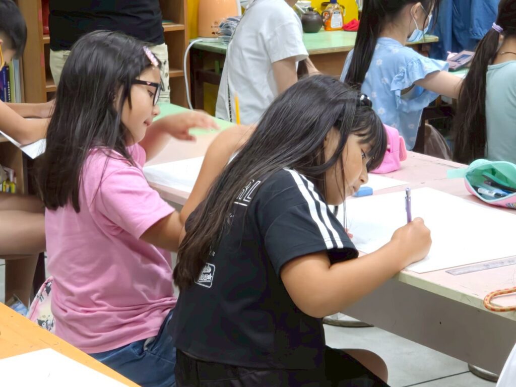 北台中青少年暑期研習營開訓 義大利小朋友慕名參加 2 LINE ALBUM 美術繪畫班 250715 16