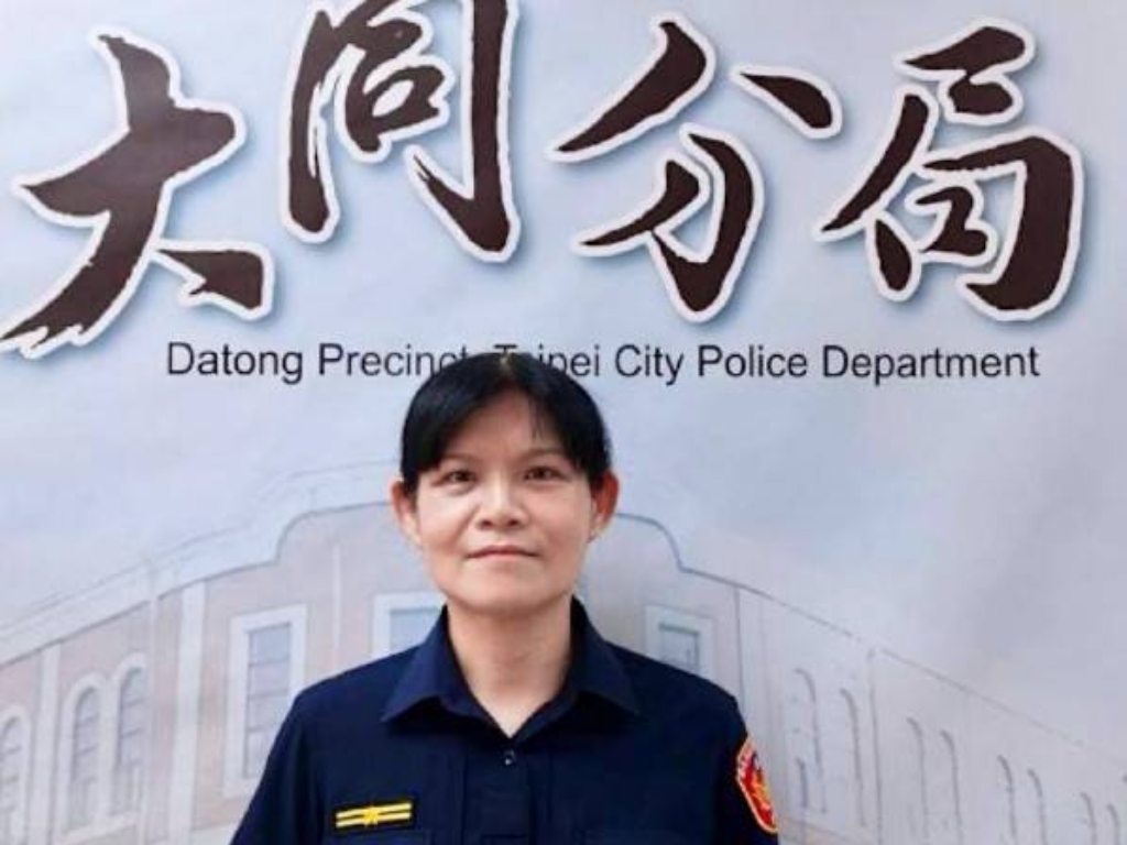 聽攏無啦 大同熱心警主動協助行動不便長者代叫計程車返家 1 MEITU 20250729 093758859 1