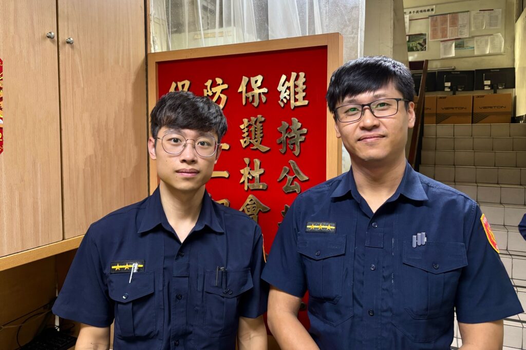 身障男乘坐輪椅無力上樓返家 大安暖警及時伸出援手解危 1 MEITU 20250731 095512074