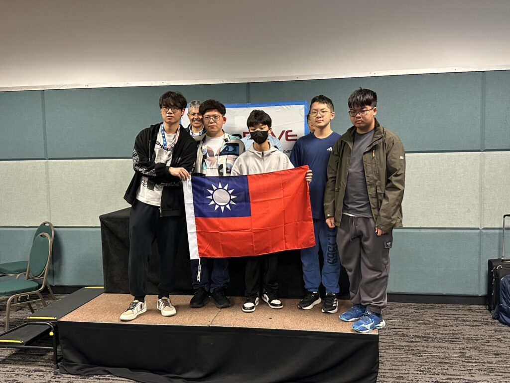 台灣代表隊在2025 RoboRAVE美國矽谷公開賽傳捷報 榮獲企業創意賽第二名! 2 S 99221978 1024x768 1