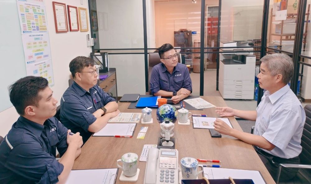 攜手拓就業新路 新北榮邀企業晉用退除役官兵 2 《圖說》虹甫能源科技有三分之一員工為退除役官兵,也希望未來持續協助更多退役袍澤發揮專長。〈新北榮服處提供〉