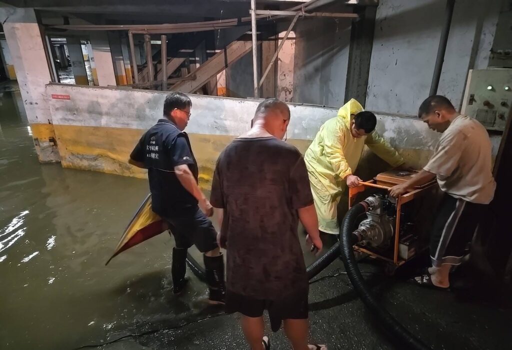 台中太平社區大樓地下室積水   里長機警通報移車獲肯定