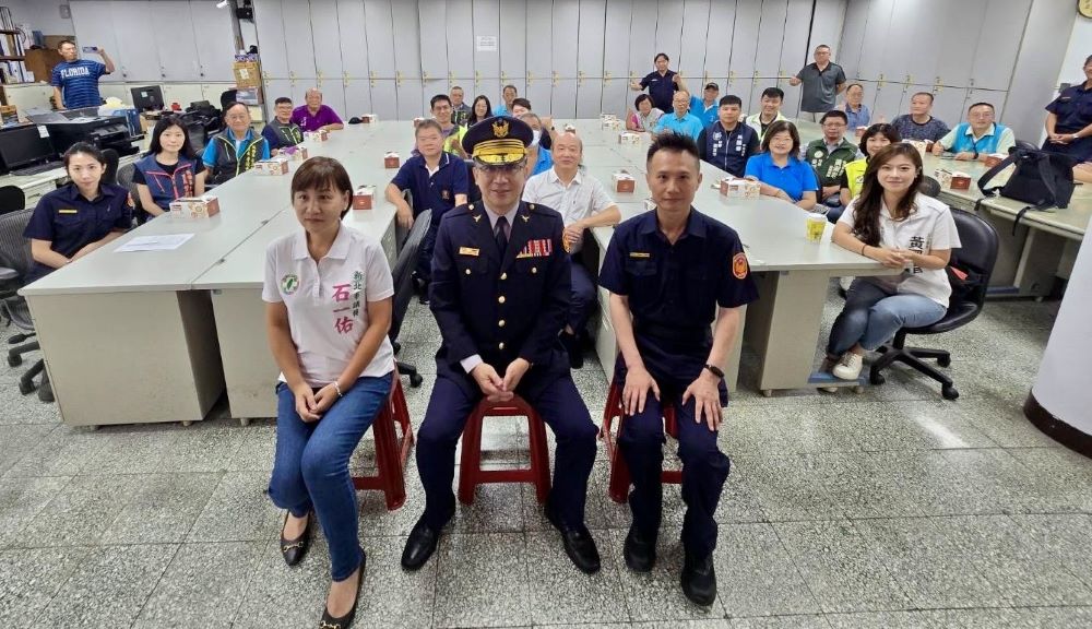 埔墘所長新任布達 林國民勉無縫接軌民眾安心 2 《圖說》海山分局埔墘派出所新任所長布達典禮,貴賓同慶,場面隆重熱烈。〈海山分局提供〉