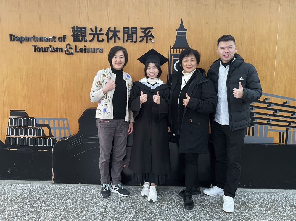 開啟人生新篇章 龍華科大境外生錄取臺大、台師大博碩士深造 3 《圖說》觀休系陳氏草兒成績優異,獲得龍華書卷獎等肯定。〈龍華科大提供〉
