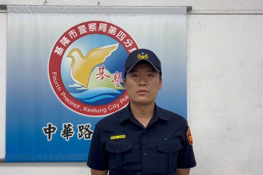 酒駕撞斷電桿影響通行 警迅速到場處置偵辦 1 MEITU 20250812 112457763