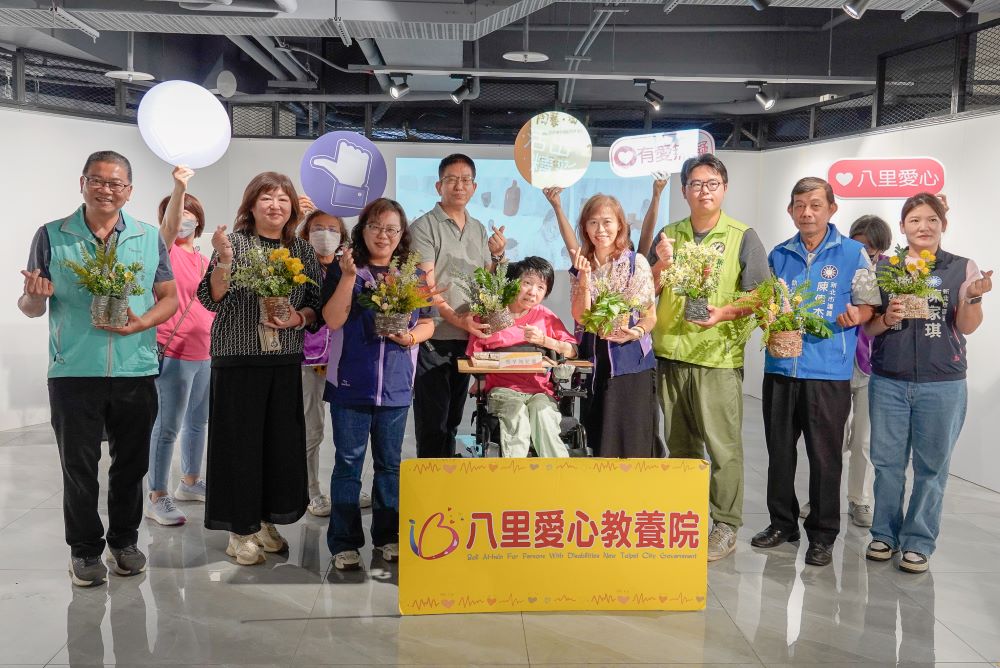 突破肢體限制 八里愛心教養院生〈陶藝.淘意〉作品獨一無二 1 《圖說》八里愛心教養院在滬尾藝文園區舉辦〈陶藝.淘意〉特展,展期1個月。〈社會局提供〉